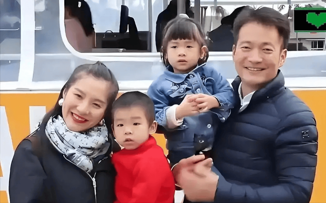 变转移财产偷偷搬走300多箱茅台拉黑妻子连孩子都不见j9九游真人游戏第一品牌卓伟再曝大瓜！喻恩泰被曝婚(图3)